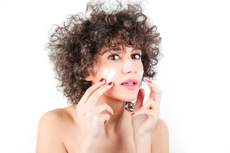 How to Remove Dark Spots on Face: A Simple Guide for Clear Skin